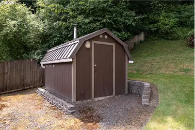 1024 W C St, Rainier, OR 97048 - Photo 29