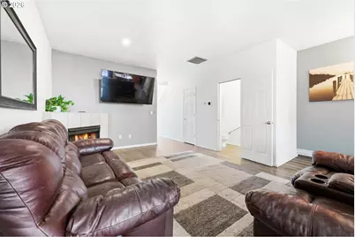 5827 SE 16th Loop, Gresham, OR 97080 - Photo 11