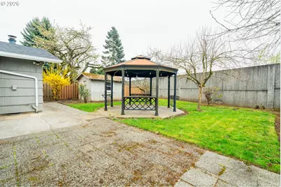 8612 NE Clackamas St, Portland, OR 97220 - Photo 41