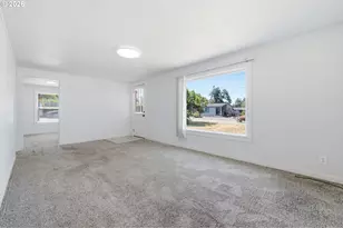 595 S 47th St, Springfield, OR 97478 - Photo 9