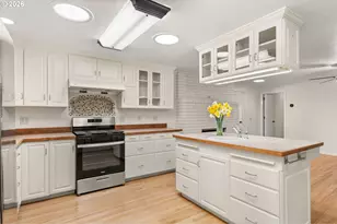 394 Cherry Dr, Eugene, OR 97401 - Photo 5