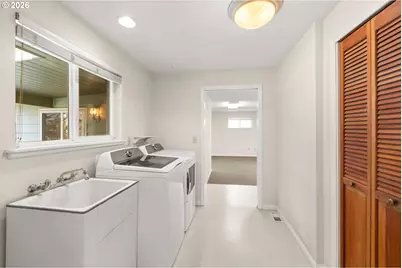 394 Cherry Dr, Eugene, OR 97401 - Photo 27