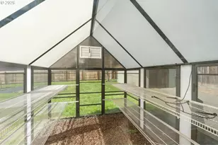 394 Cherry Dr, Eugene, OR 97401 - Photo 45