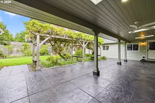 394 Cherry Dr, Eugene, OR 97401 - Photo 33
