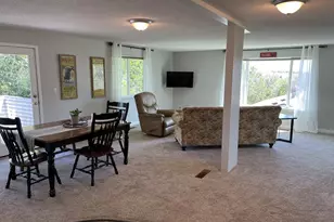 704 NW 4th St, Pendleton, OR 97801 - Photo 3