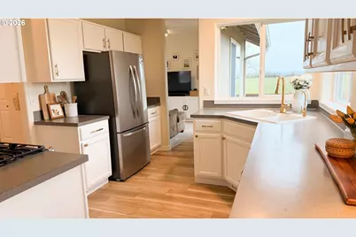 958 Smith St, Harrisburg, OR 97446 - Photo 13