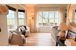 958 Smith St, Harrisburg, OR 97446 - Photo 5