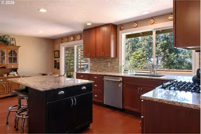 18040 Royce Way, Lake Oswego, OR 97034 - Photo 11