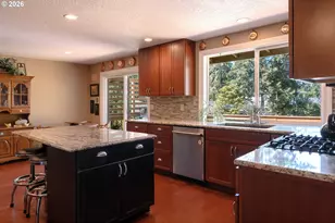 18040 Royce Way, Lake Oswego, OR 97034 - Photo 11
