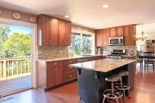 18040 Royce Way, Lake Oswego, OR 97034 - Photo 11
