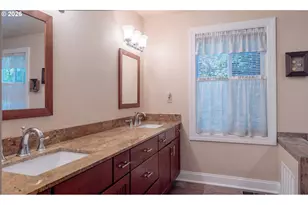 18040 Royce Way, Lake Oswego, OR 97034 - Photo 15