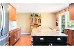 18040 Royce Way, Lake Oswego, OR 97034 - Photo 9