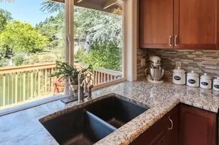 18040 Royce Way, Lake Oswego, OR 97034 - Photo 7