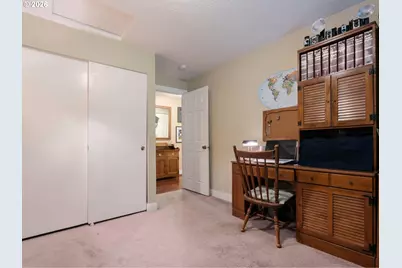 18040 Royce Way, Lake Oswego, OR 97034 - Photo 17