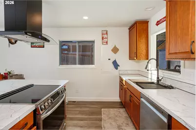 8715 NE Clackamas St, Portland, OR 97220 - Photo 9