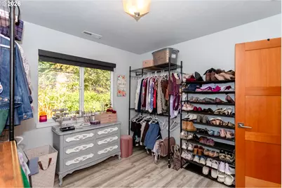 1496 S 57th St, Springfield, OR 97478 - Photo 23