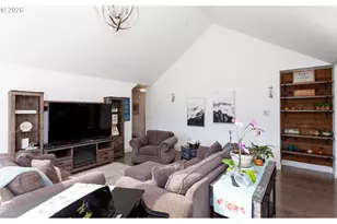 1496 S 57th St, Springfield, OR 97478 - Photo 9