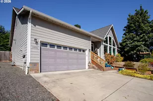 1496 S 57th St, Springfield, OR 97478 - Photo 3