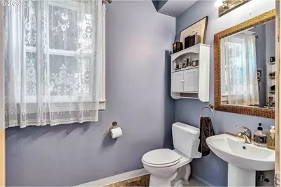 1815 SE Alder St, Portland, OR 97214 - Photo 17