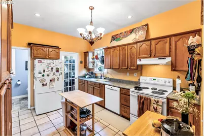 1815 SE Alder St, Portland, OR 97214 - Photo 13