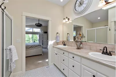 725 SE Saint Andrews Ln, Dallas, OR 97338 - Photo 17