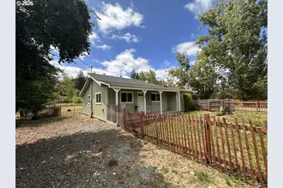 226 South Ave, Sutherlin, OR 97479 - Photo 3