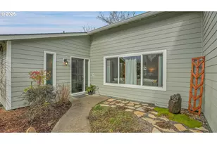 16385 SW Division St, Beaverton, OR 97007 - Photo 3