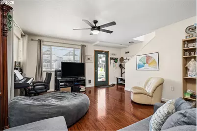 4860 A St, Springfield, OR 97478 - Photo 5