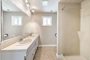 1183 W Lookingglass Rd, Roseburg, OR 97471 - Photo 23