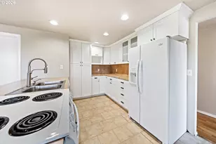 1183 W Lookingglass Rd, Roseburg, OR 97471 - Photo 15