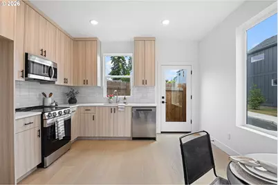 4380 NE Going St, Portland, OR 97218 - Photo 3