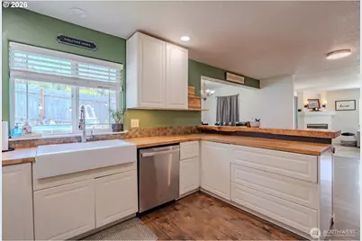 414 N 3rd Pl, Kalama, WA 98625 - Photo 7