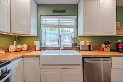 414 N 3rd Pl, Kalama, WA 98625 - Photo 7