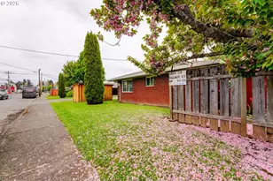 1049 SE Walnut St, Hillsboro, OR 97123 - Photo 25