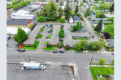 1049 SE Walnut St, Hillsboro, OR 97123 - Photo 3