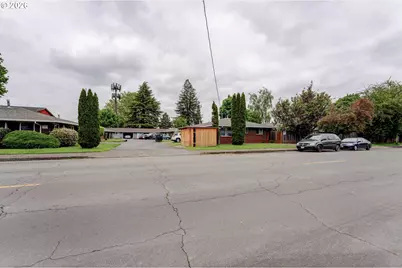 1049 SE Walnut St, Hillsboro, OR 97123 - Photo 7