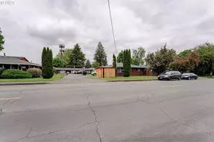 1049 SE Walnut St, Hillsboro, OR 97123 - Photo 7