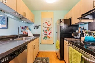 1535 SW Clay St, Portland, OR 97201 - Photo 9