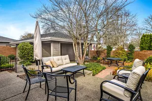 7242 SW Lake Bluff Ct, Wilsonville, OR 97070 - Photo 5