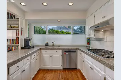 7242 SW Lake Bluff Ct, Wilsonville, OR 97070 - Photo 13