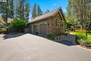 2721 NW Champion Cir, Bend, OR 97703 - Photo 3