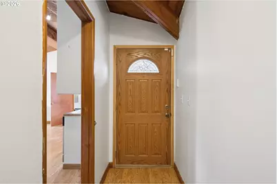 616 SE 175th Pl, Portland, OR 97233 - Photo 9