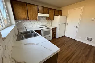 19901 SW Meadowbrook Ct, Beaverton, OR 97078 - Photo 9