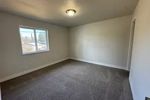 19901 SW Meadowbrook Ct, Beaverton, OR 97078 - Photo 17