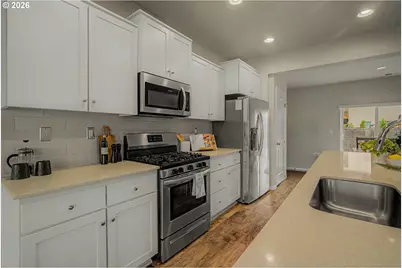 15647 SW Wren Ln, Beaverton, OR 97007 - Photo 13