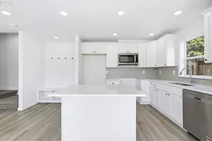2701 SE 85th Ave, Portland, OR 97266 - Photo 9