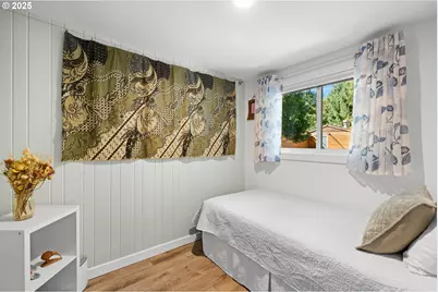 2245 SW Martha St, Portland, OR 97239 - Photo 27