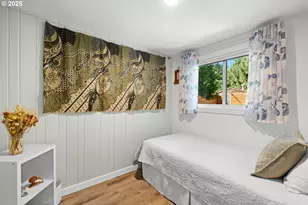 2245 SW Martha St, Portland, OR 97239 - Photo 27