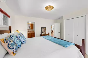 2245 SW Martha St, Portland, OR 97239 - Photo 13