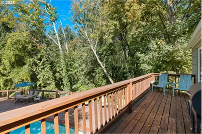 2245 SW Martha St, Portland, OR 97239 - Photo 29